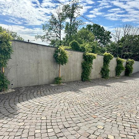 Панорамні Апартаменти Uzjhorod Exteriör bild