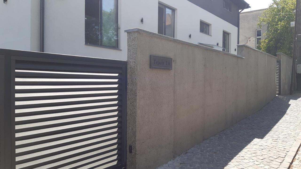 Панорамні Апартаменти Uzjhorod Exteriör bild