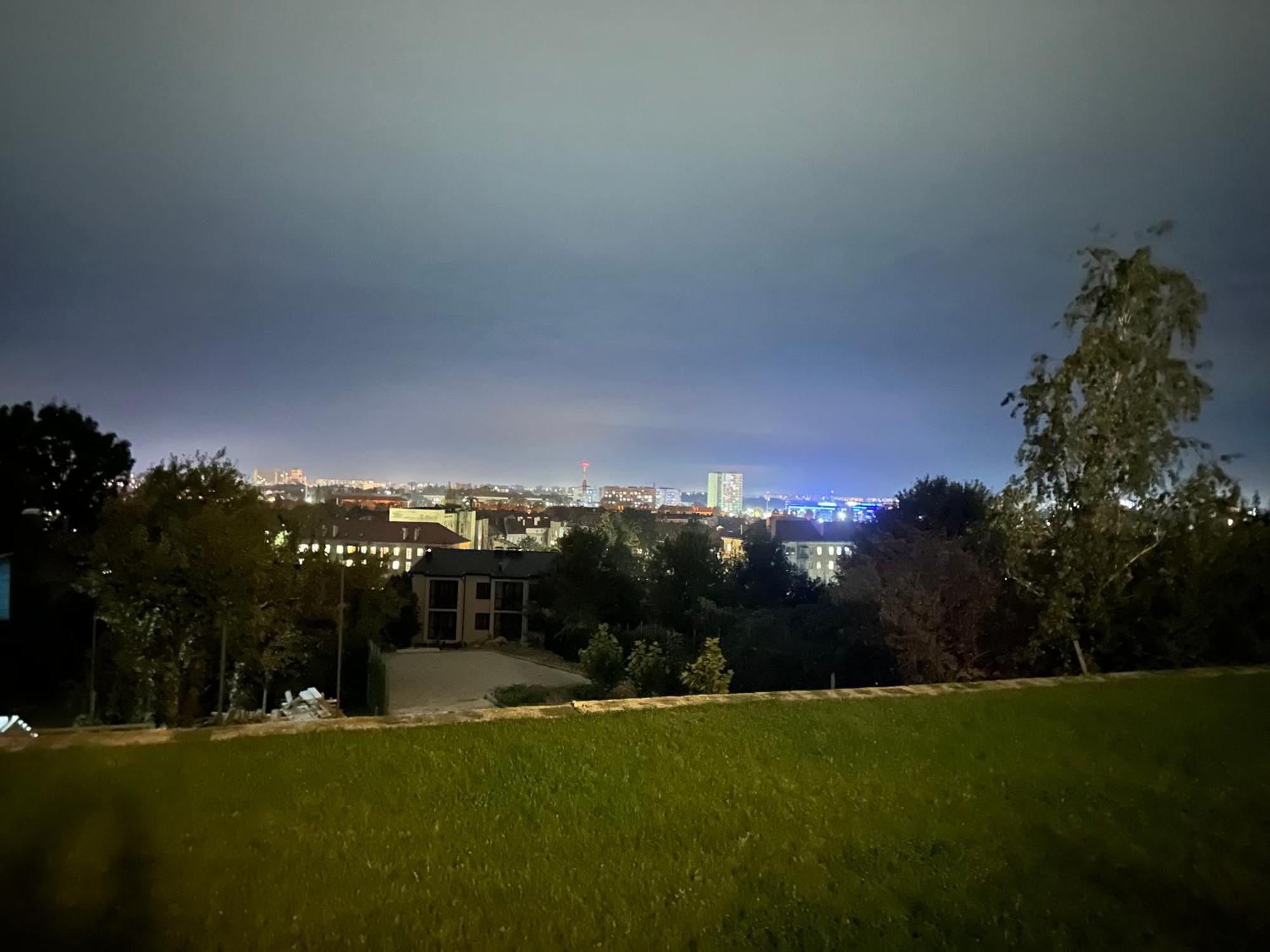 Панорамні Апартаменти Uzjhorod Exteriör bild