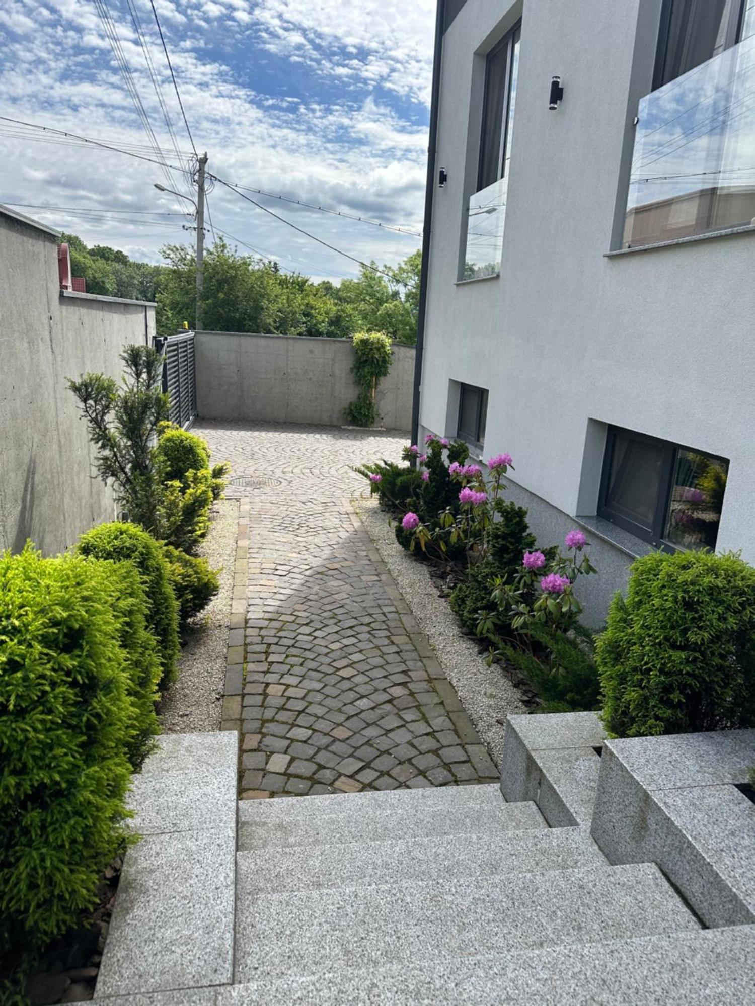 Панорамні Апартаменти Uzjhorod Exteriör bild
